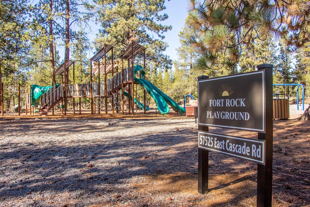 Free SHARC Passes for 2022, Updated, AC, Foosball, Private Hot Tub  - WITC03