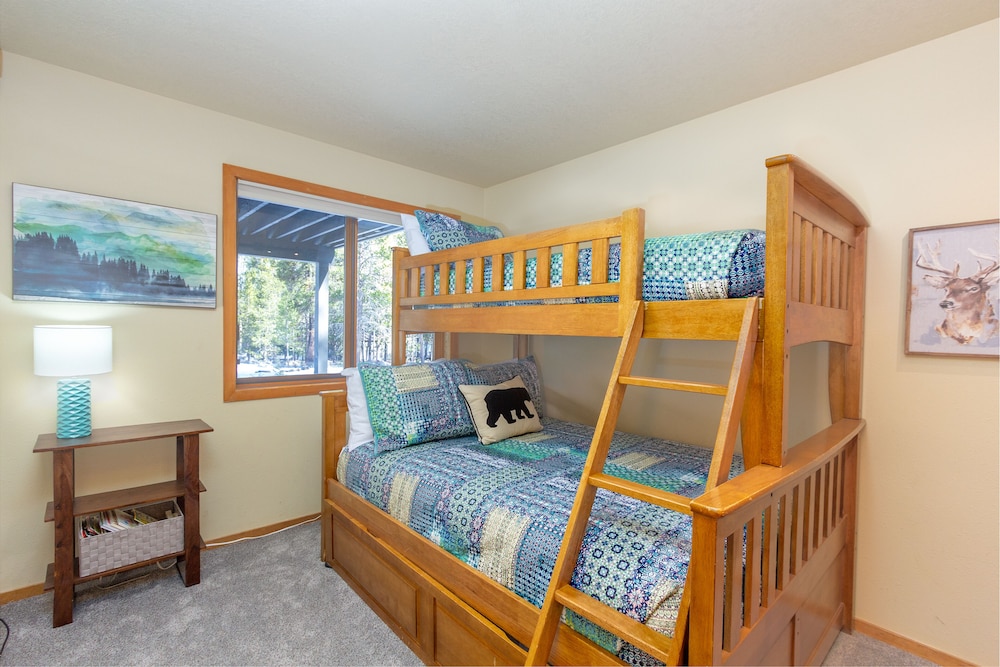 Free SHARC Passes for 2022, Updated, AC, Foosball, Private Hot Tub  - WITC03