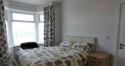 Townhouse @ 33 Kinver Street Stoke