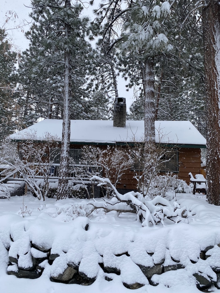 Wrightwood Cozy Cabin near Mt. High