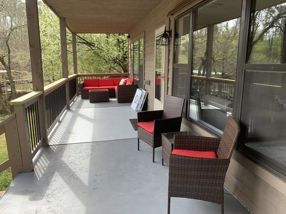 ON Hamilton - 7 S - boat & swim dock - on cove off main channel! STEPS from lake