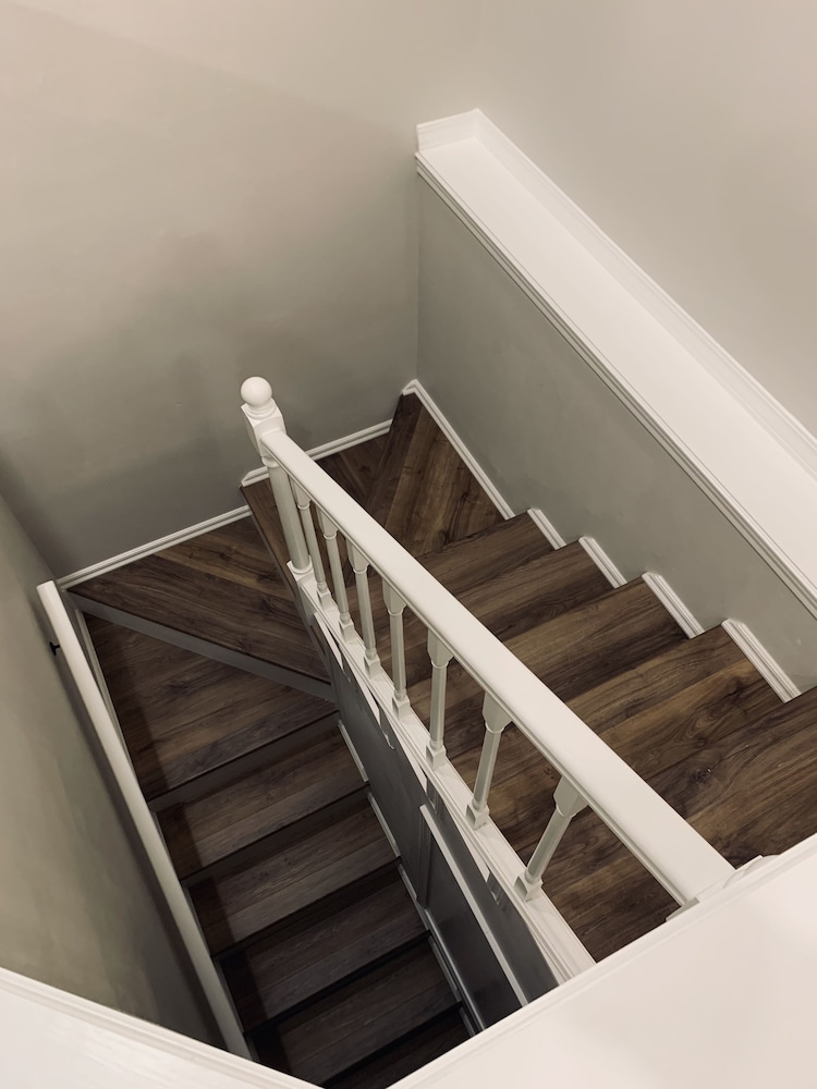 ON Hamilton - 7 S - boat & swim dock - on cove off main channel! STEPS from lake