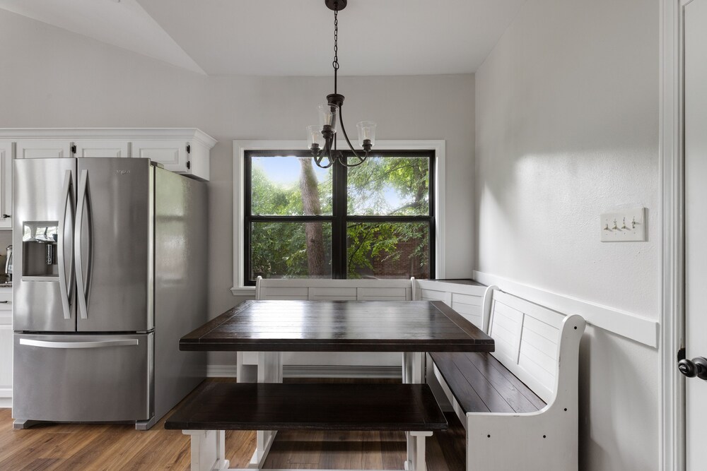 ON Hamilton - 7 S - boat & swim dock - on cove off main channel! STEPS from lake