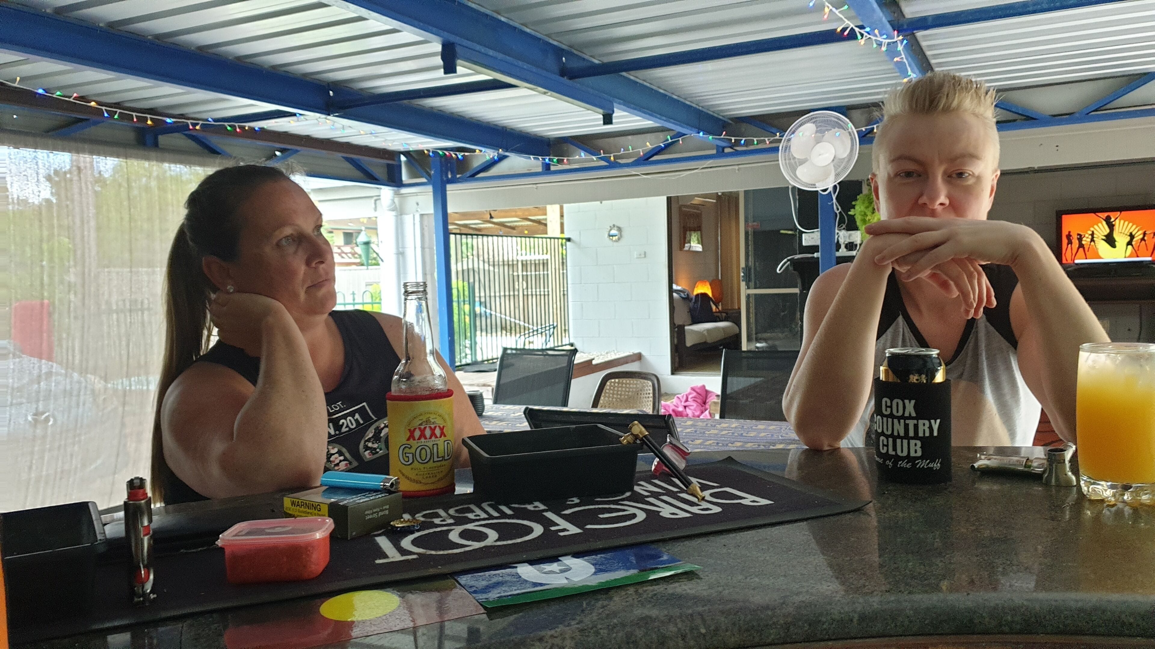 Rooms in a Nudist Poly Household, Walk to Beach