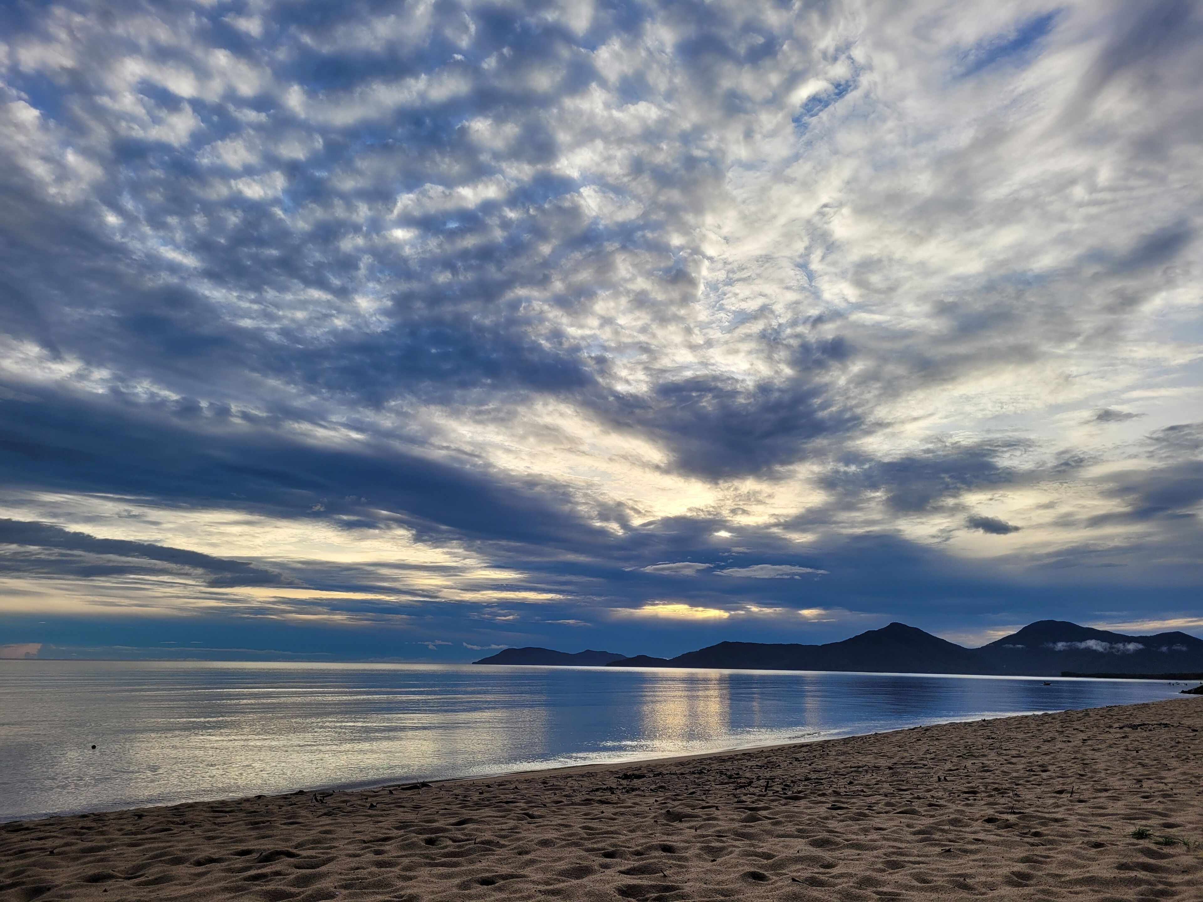 Rooms in a Nudist Poly Household, Walk to Beach