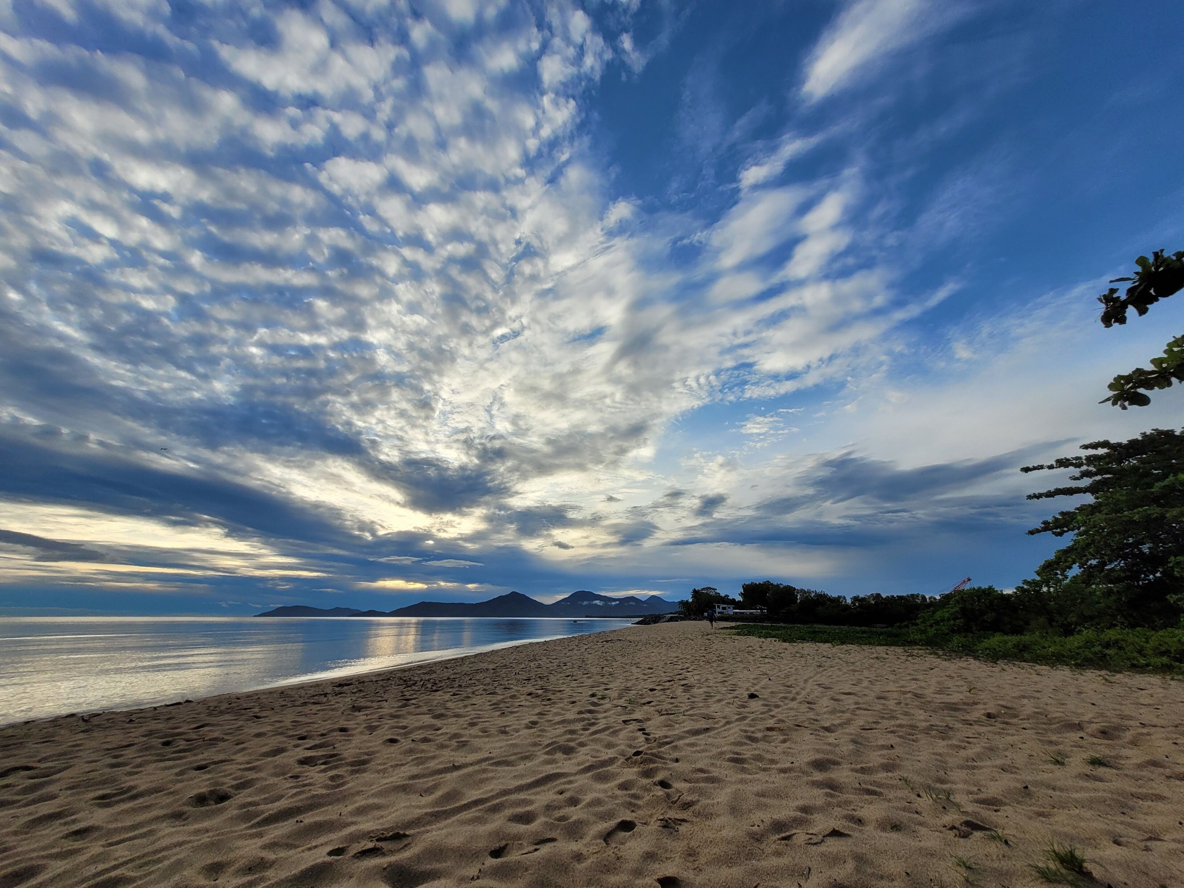 Rooms in a Nudist Poly Household, Walk to Beach