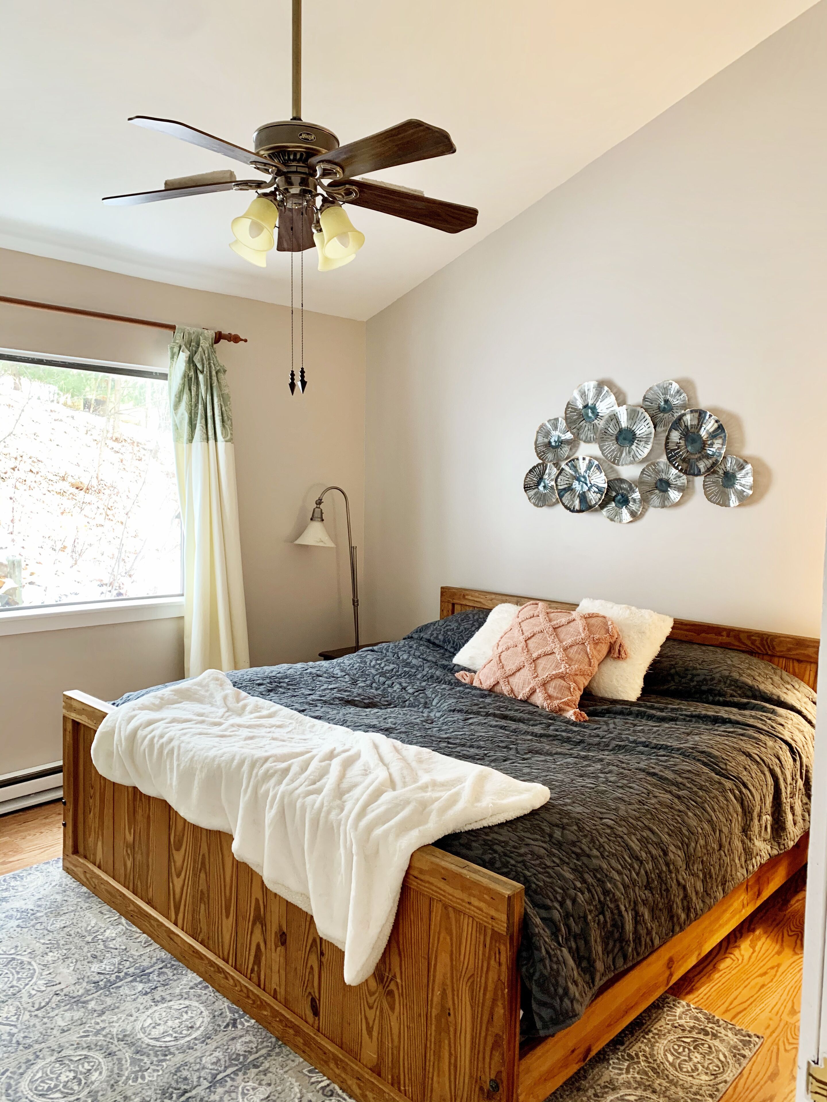 Private End Unit Townhouse Walking Distance To Slopes, Market and Trails in Charlottesville, United States