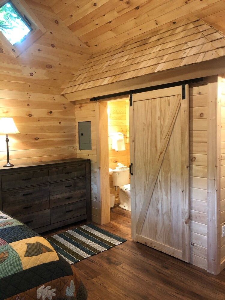 Cabin In The Pines East side Lake Queensbury Room Prices