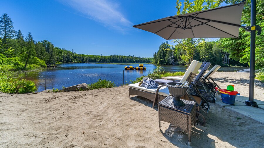 Lakefront Grizzly Lodge by Simply Comfort