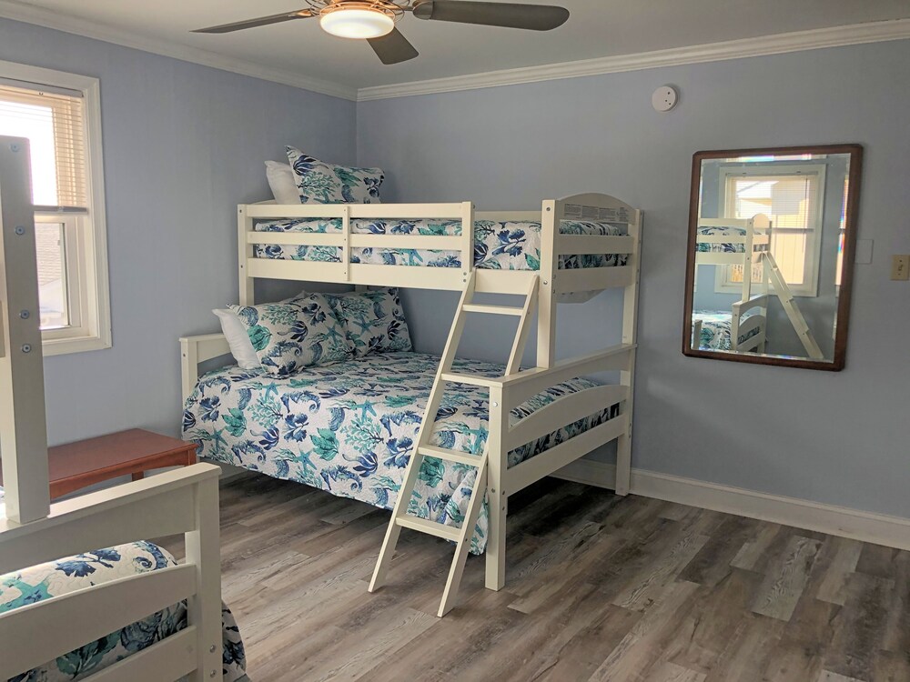 Fins Up Unit 2 On The Bayside Downtown Spacious Unit! Ocean