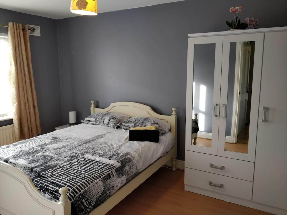 Lovely 4bed With Free Wi-f and Netflix in Ireland