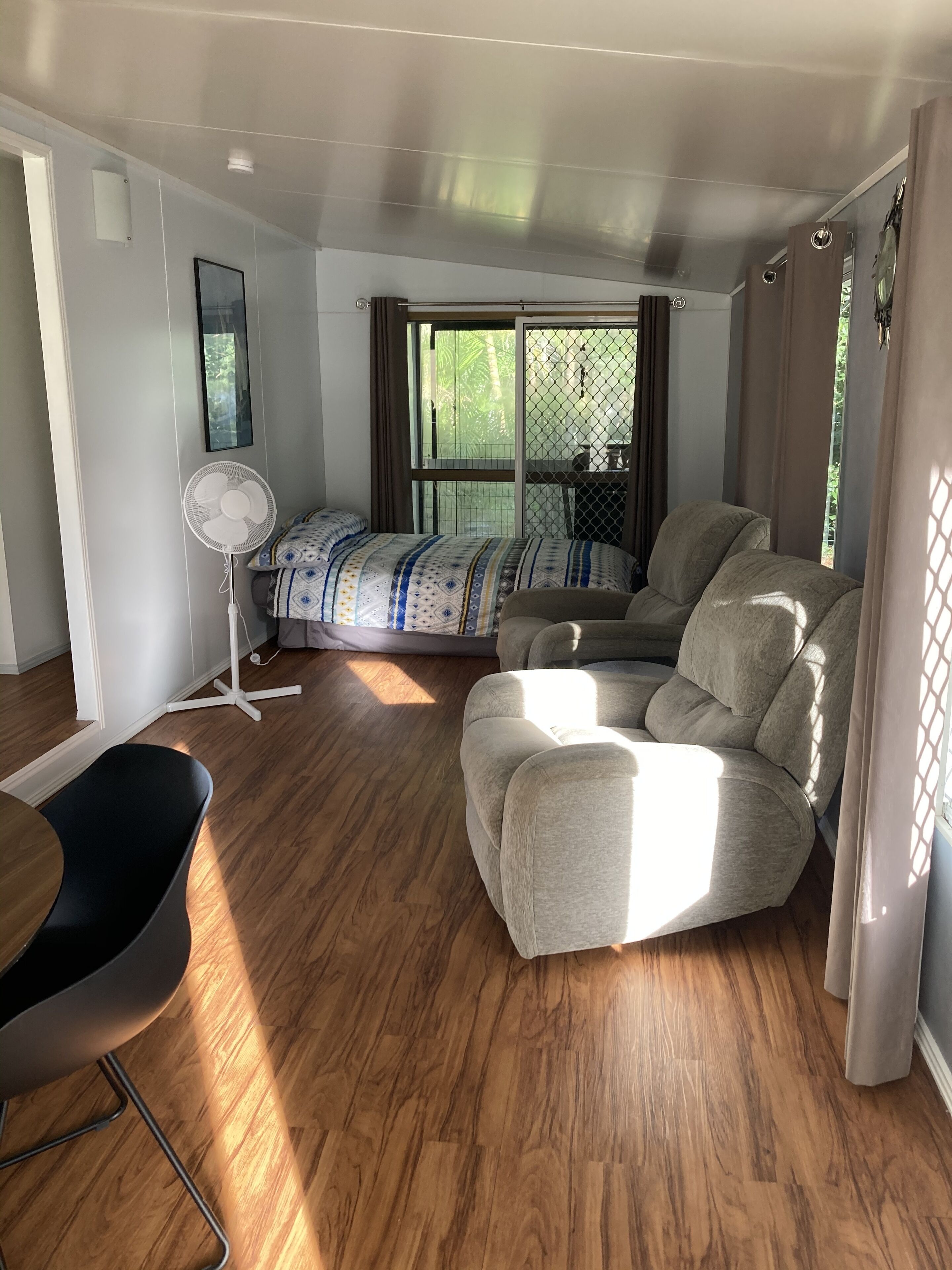 Country Retreat Cabin Minutes to Most Theme Parks