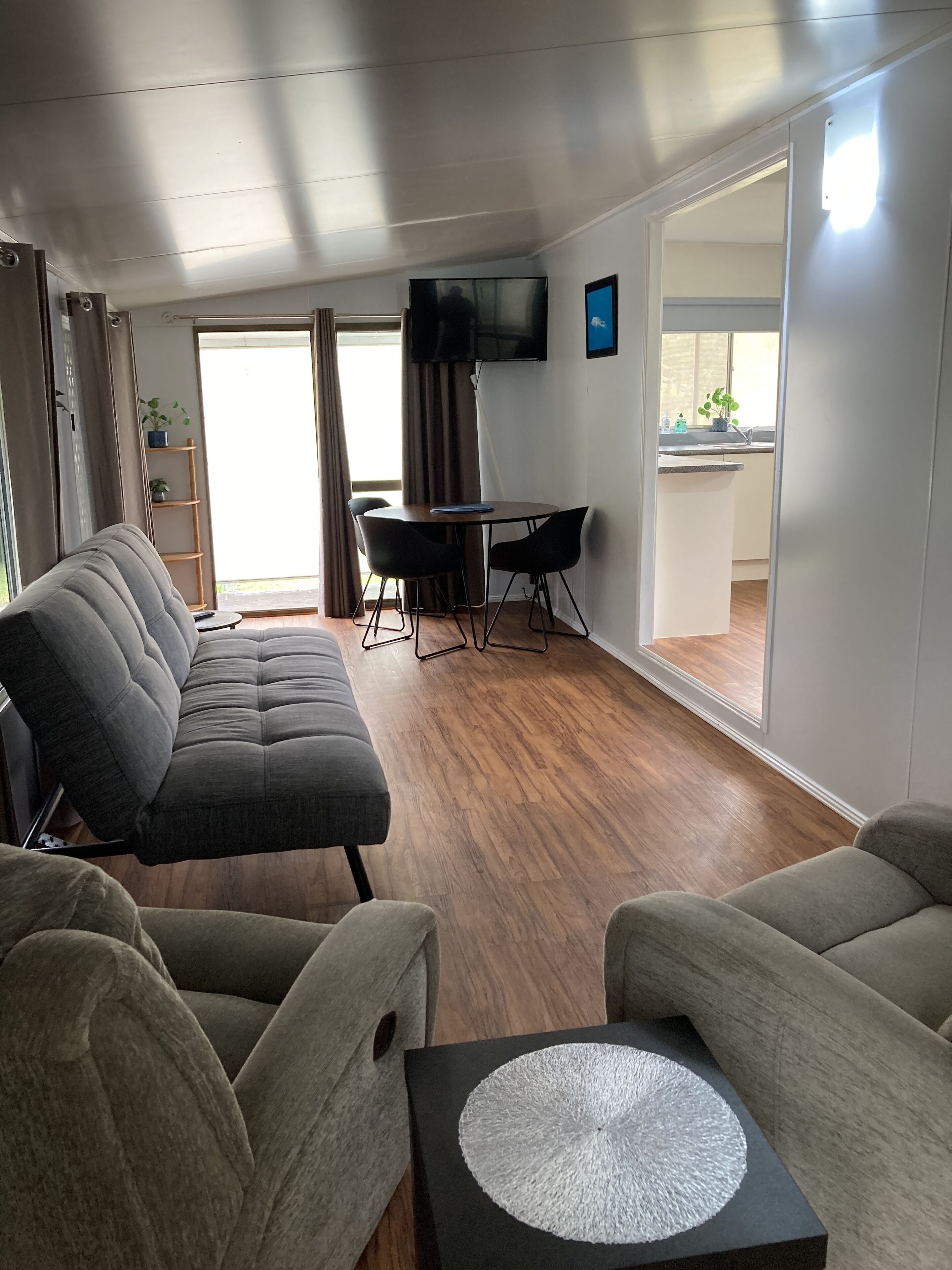 Country Retreat Cabin Minutes to Most Theme Parks