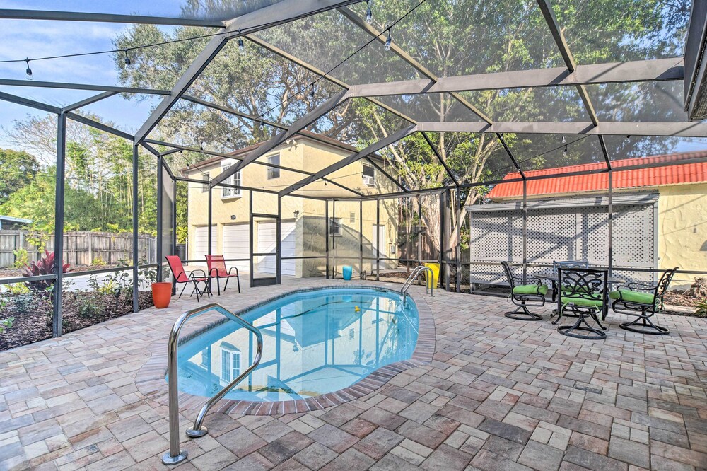 NEW! Cozy Beach Apt. w/ Pool, 3 Mi to St. Pete!