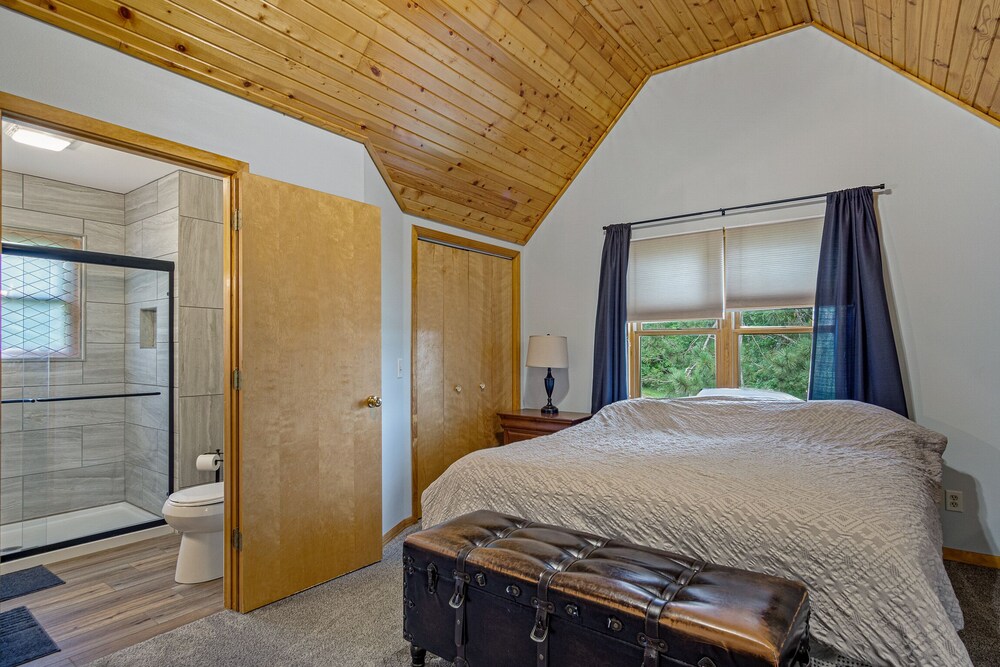 Loon Landing A Quiet Northwoods Cabin on Chain Lake New Auburn, WI