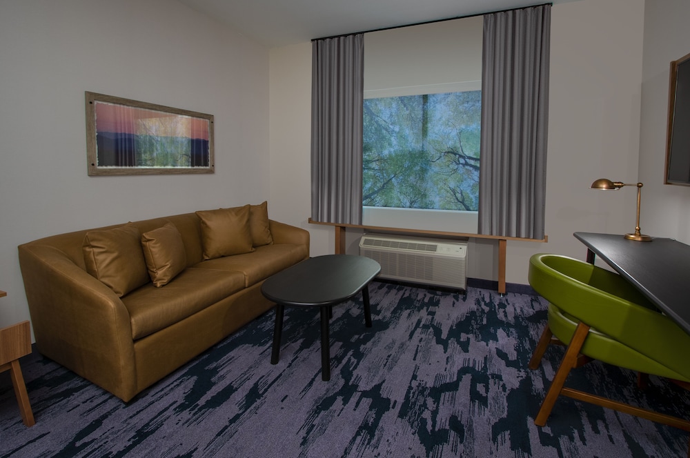 Fairfield Inn & Suites by Marriott Dallas Love Field