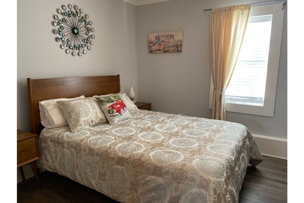 The Hot Rod Suite at Snooze and Cruise Apartments Martin County Vrbo