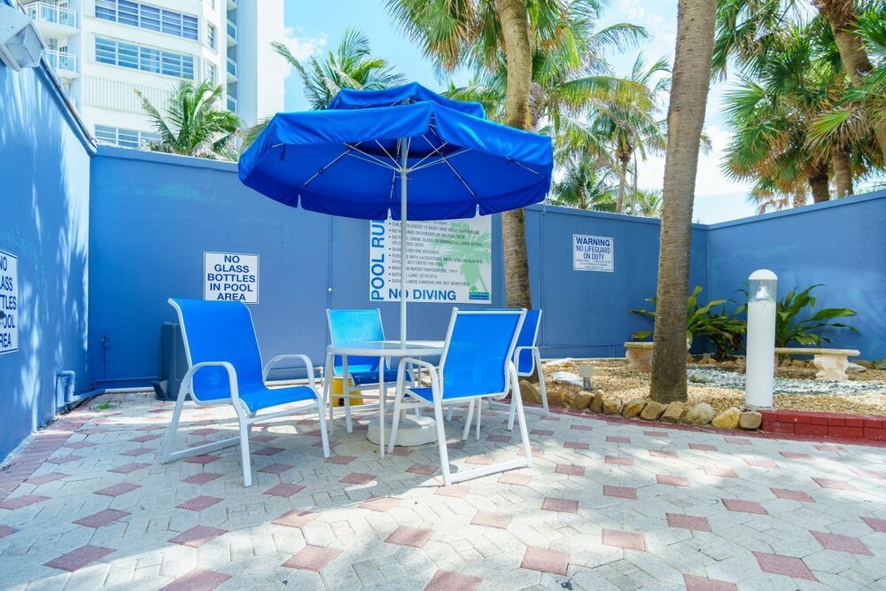 Miami Escape! Close to Art Deco, Port of Miami, Shopping Center! Fitness Center