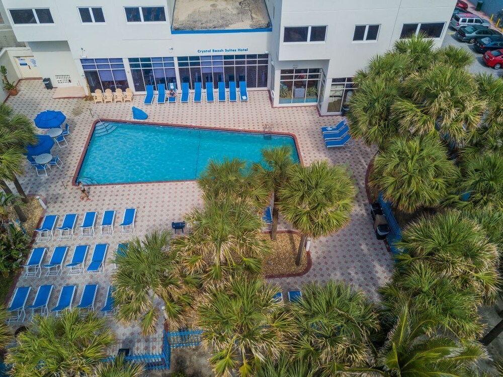 Miami Escape! Close to Art Deco, Port of Miami, Shopping Center! Fitness Center