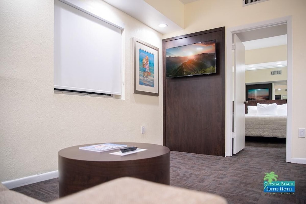 Great Amenities! 3 Trendy Units Close to Art Deco & Port of Miami, Pool