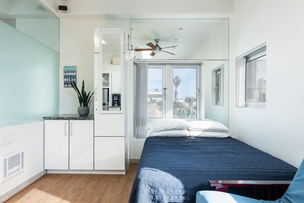 Quaint Modern Beach Studio Condo