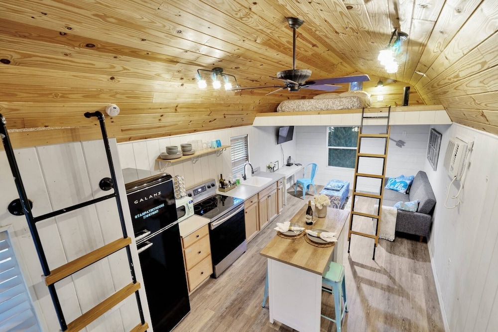 Experience the TINY HOUSE