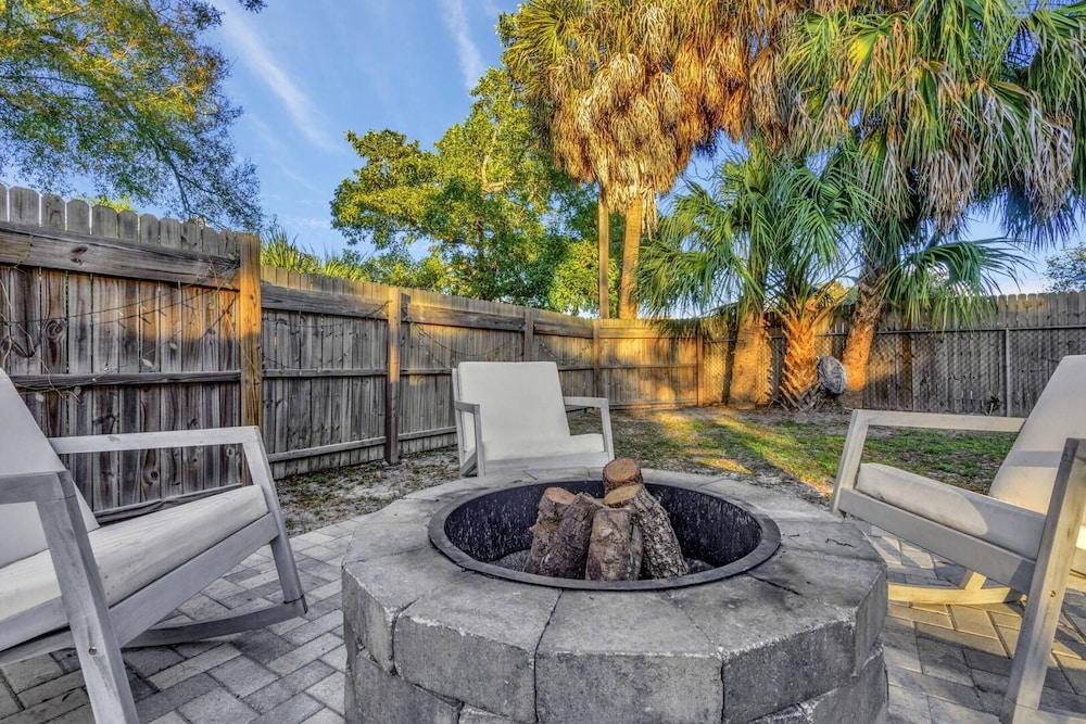 Experience the TINY HOUSE