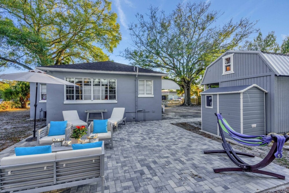 Experience the TINY HOUSE