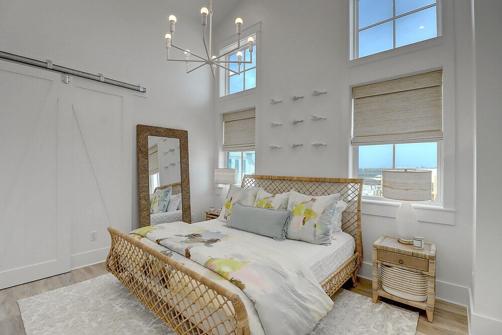 Largest Home in All of Cinnamon Shore w/ GulfFront Views + Amenities