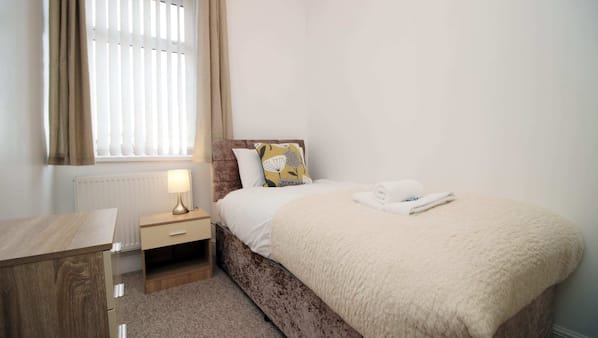 5 bedrooms, iron/ironing board, travel cot, WiFi