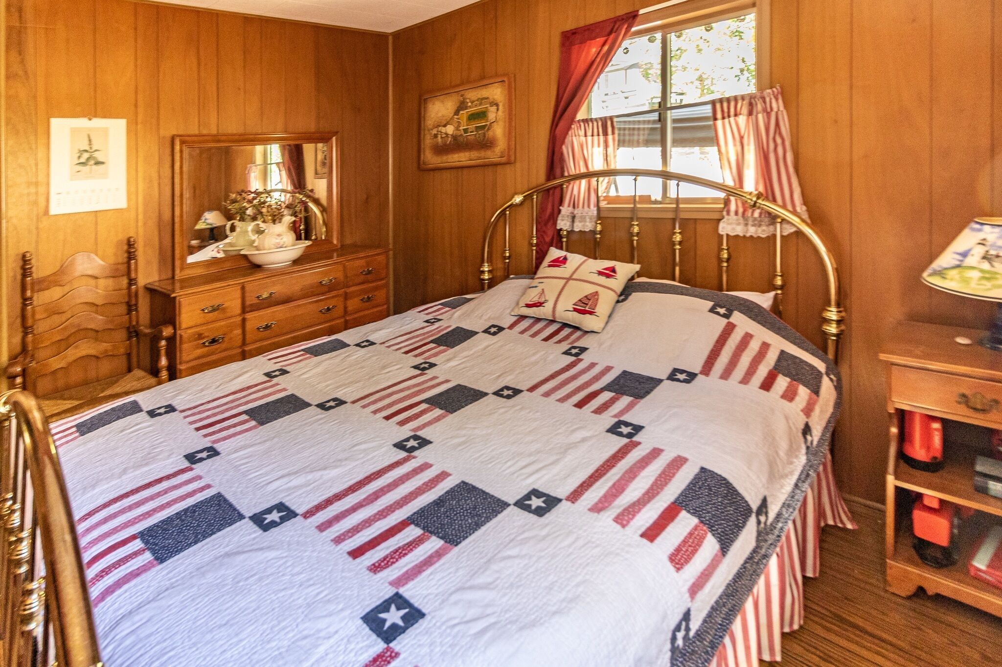 Willow Cove Cabin with Boat Slip, Sleeps 7 in Bass Lake, United States