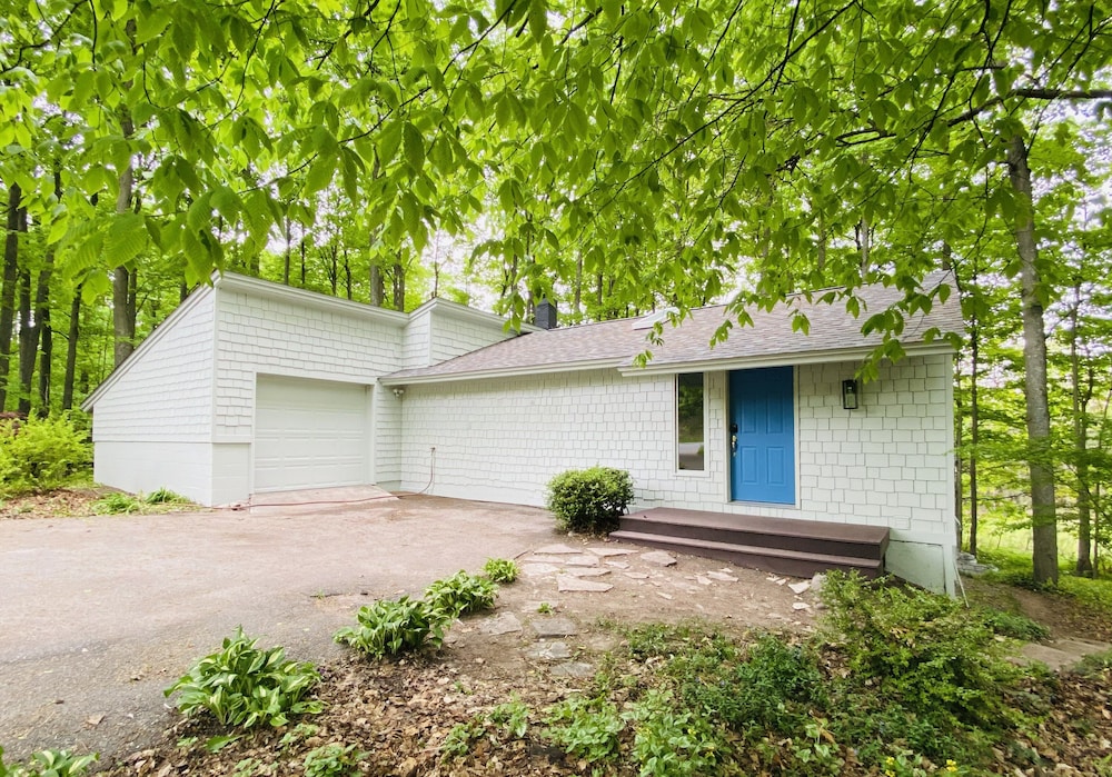 The Wine Bungalow on Leelanau Peninsula