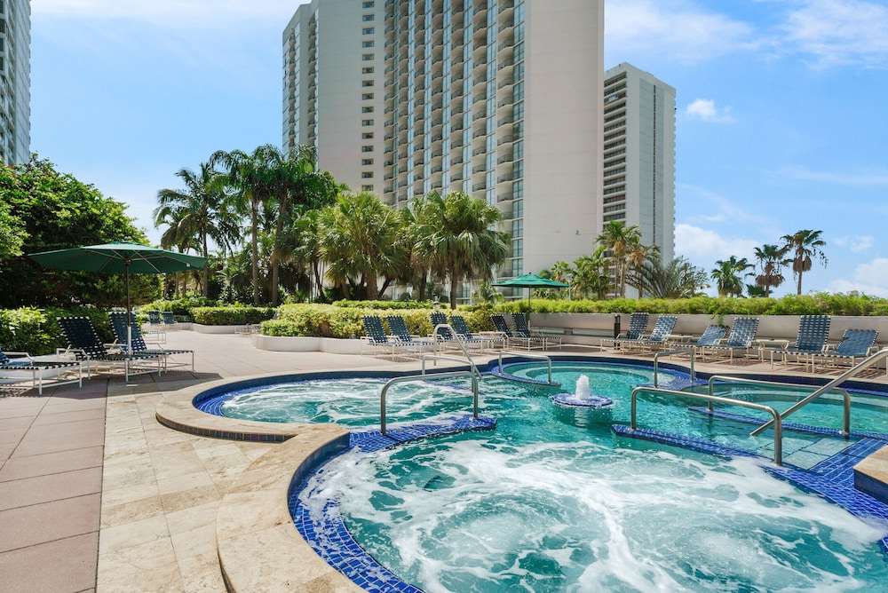 Bayfront Pearl! (2 bedroom condo)