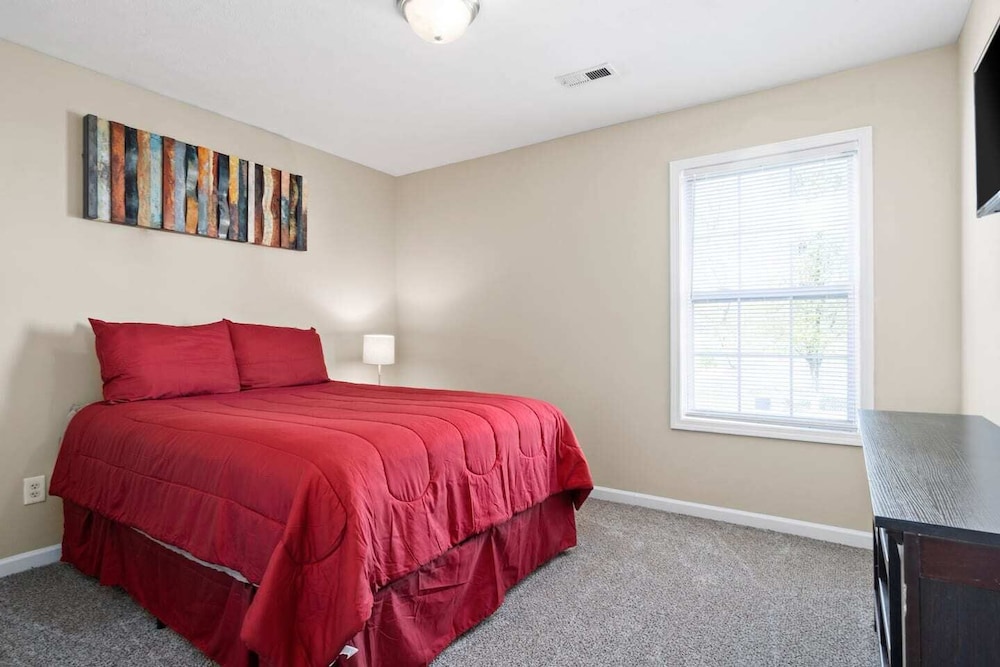 Entire Home near Fort Campbell KY** I24 Oak Grove Vrbo