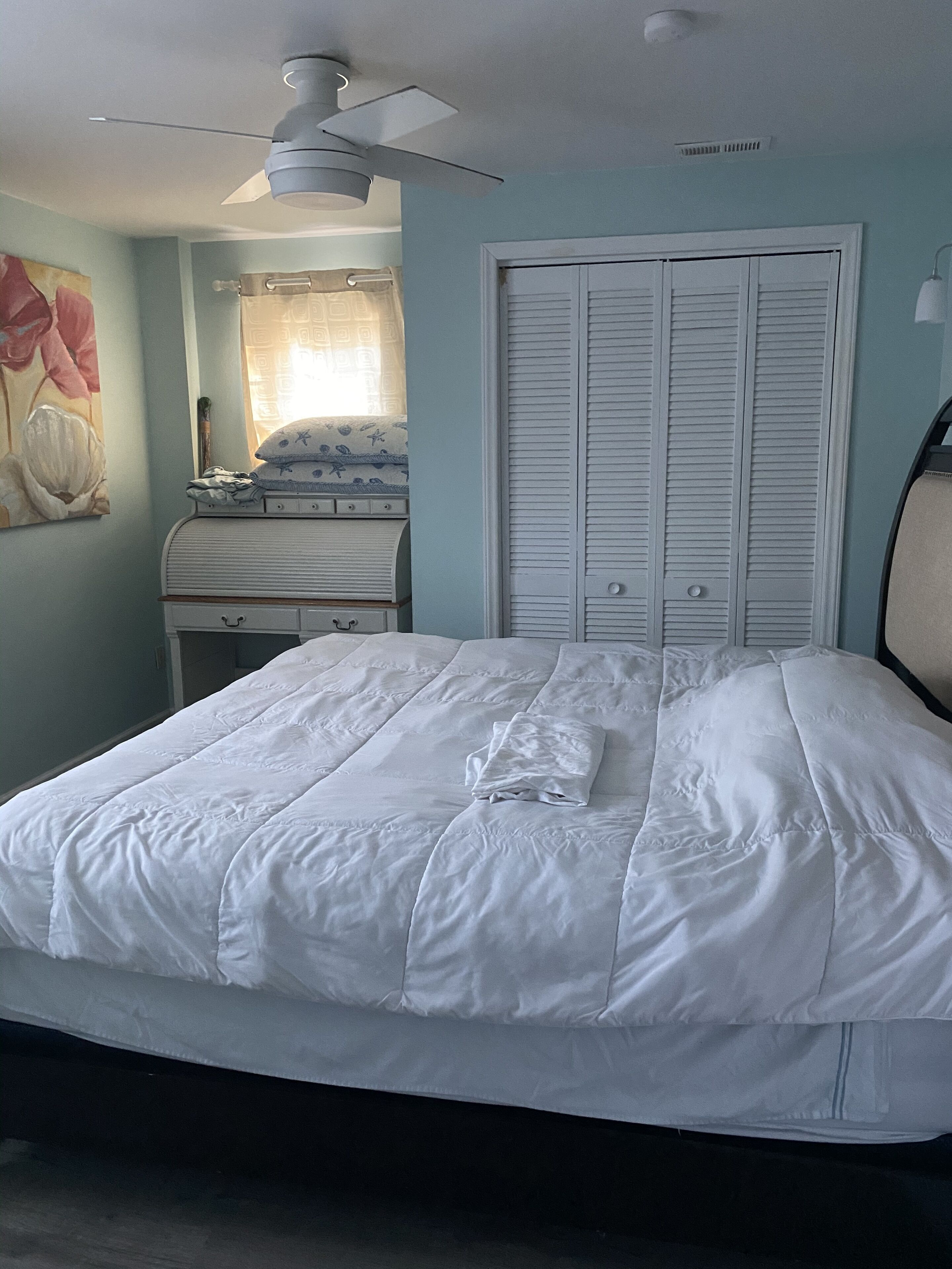 Walking distance to the beach in Morehead City, United States