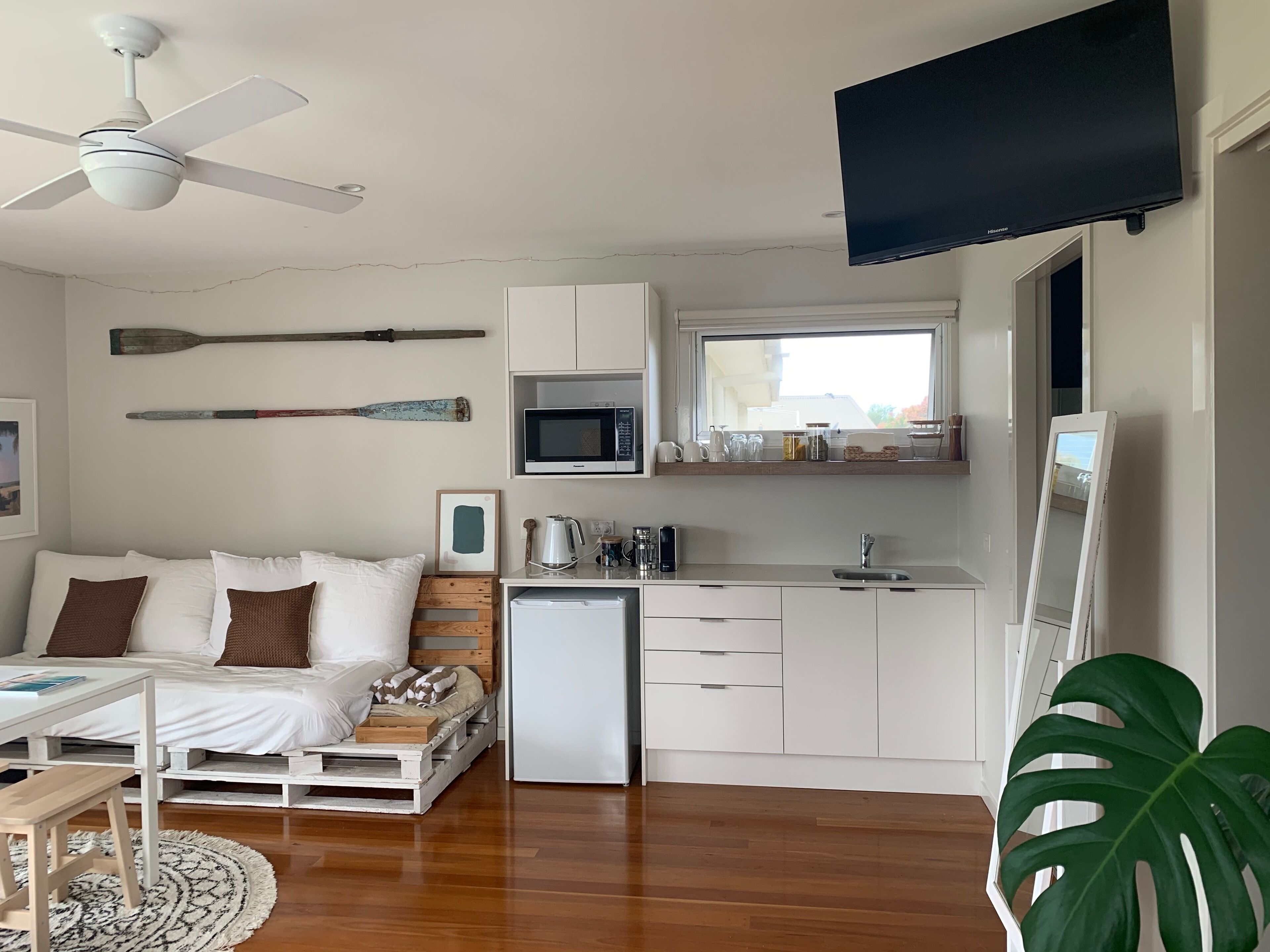 Coastal Luxe Self Contained Studio Located Meters From Emerald Beach