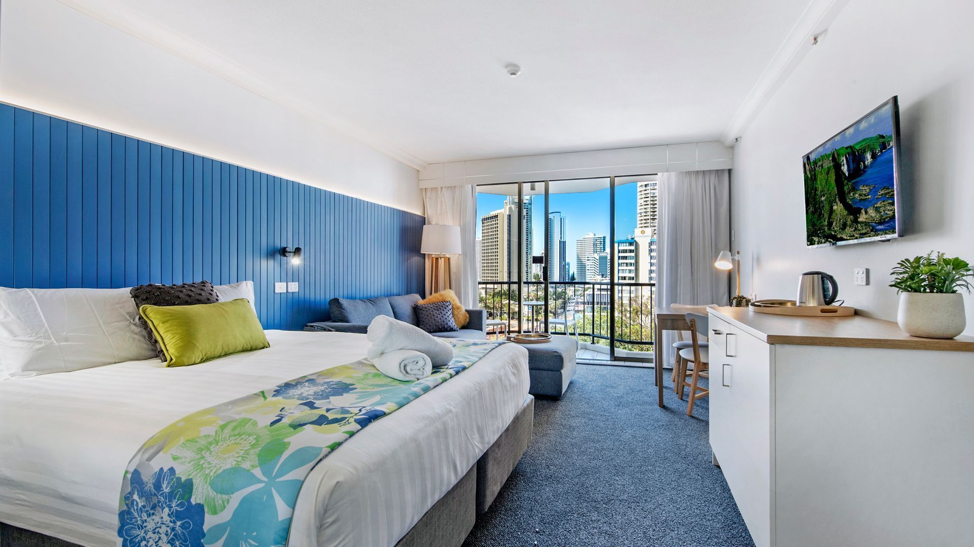 Mantra on View - In the Heart of Surfers Paradise