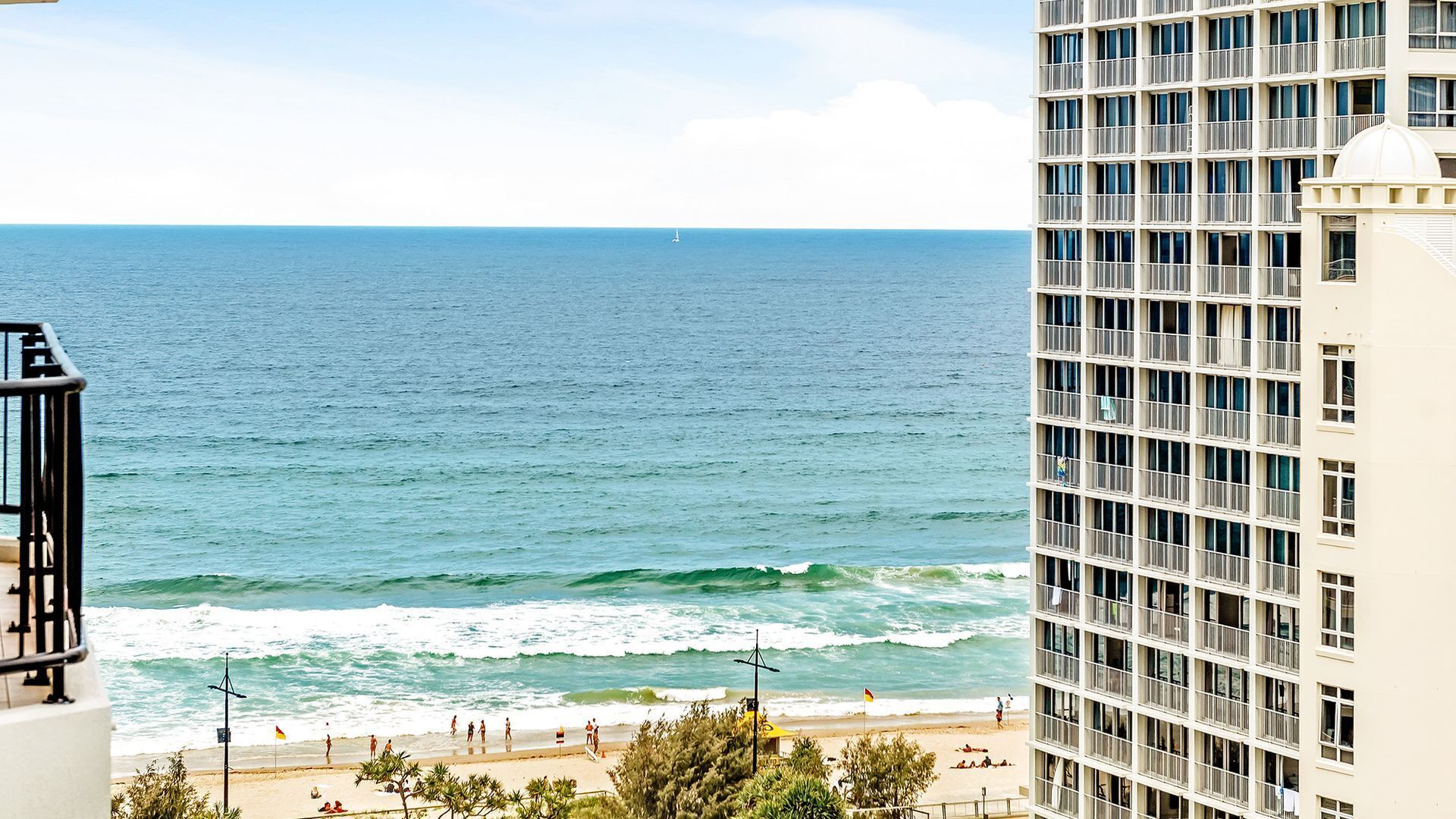 Mantra on View - In the Heart of Surfers Paradise