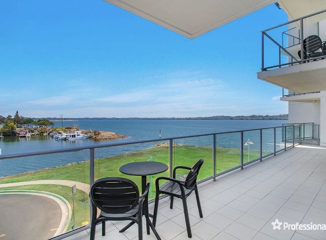 1 Bedroom Apartment With River Views