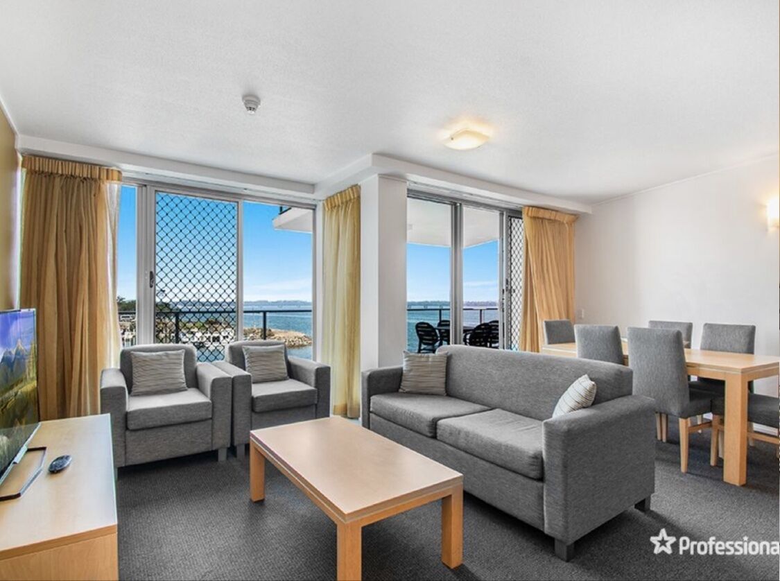 1 Bedroom Apartment With River Views