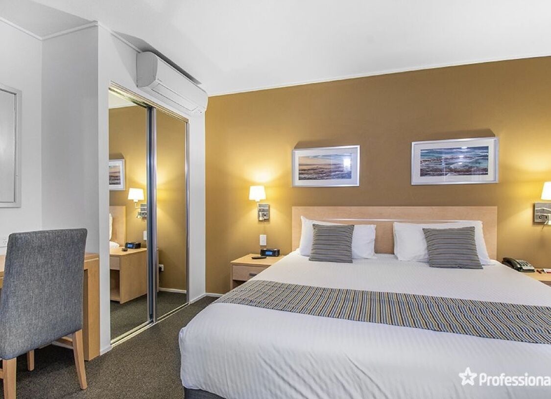 1 Bedroom Apartment With River Views