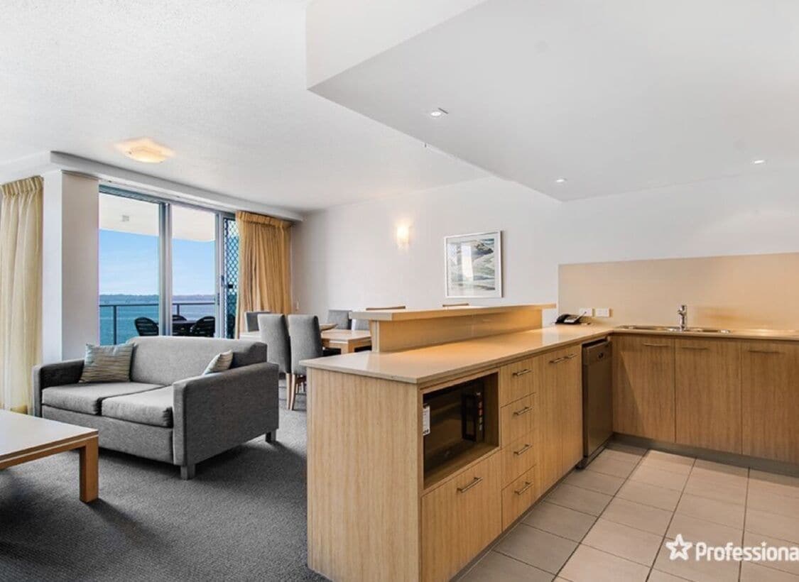 1 Bedroom Apartment With River Views