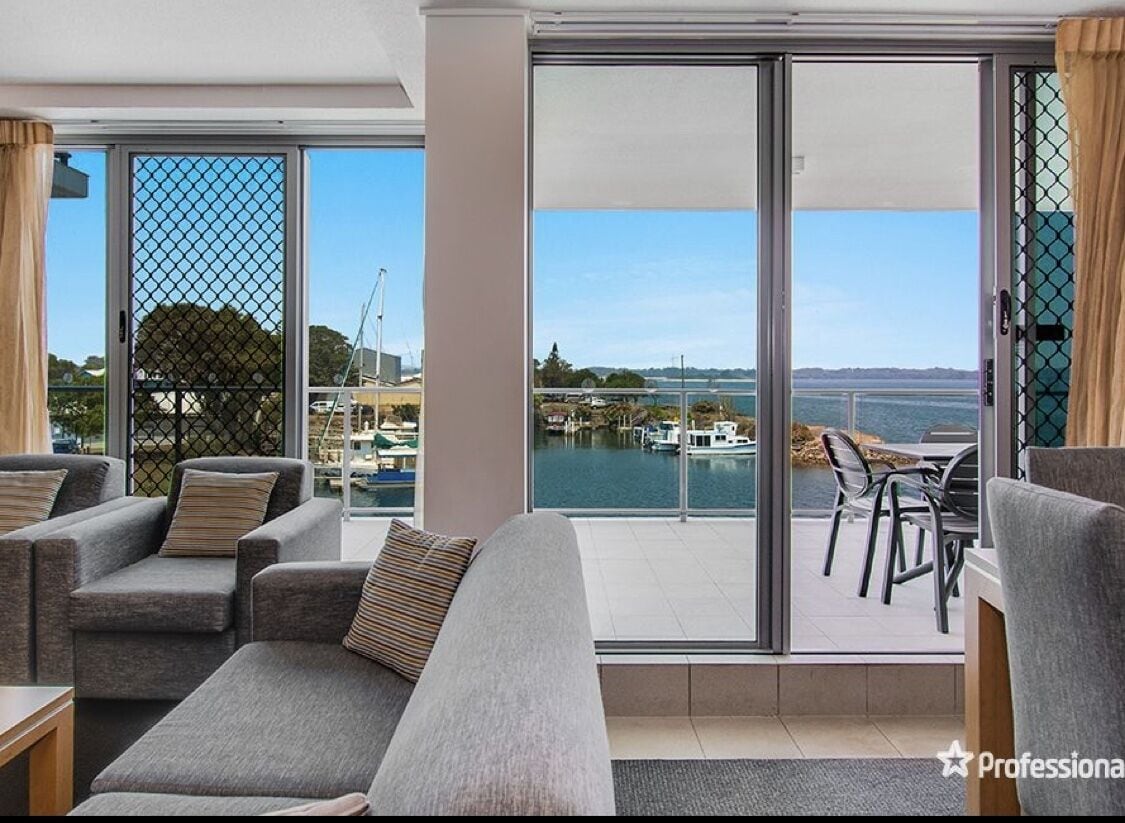 1 Bedroom Apartment With River Views