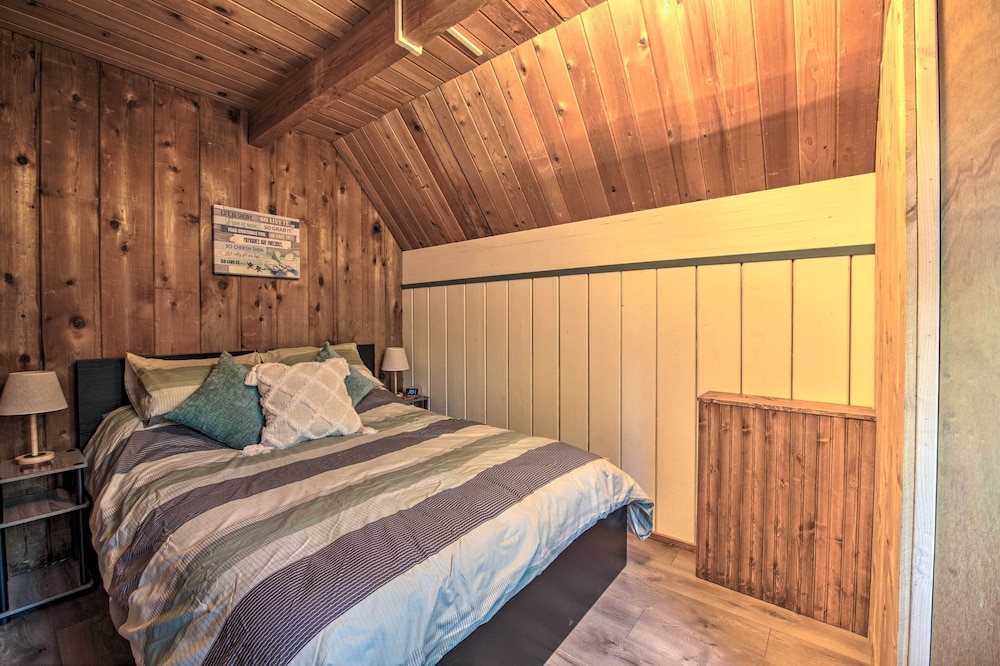 Unique Camano Cabin w/ Mountain + Water Views Camano Island Vrbo