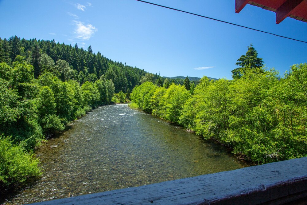 Westfir Lodge Heart of the Willamette National Forest, Westfir 1,600