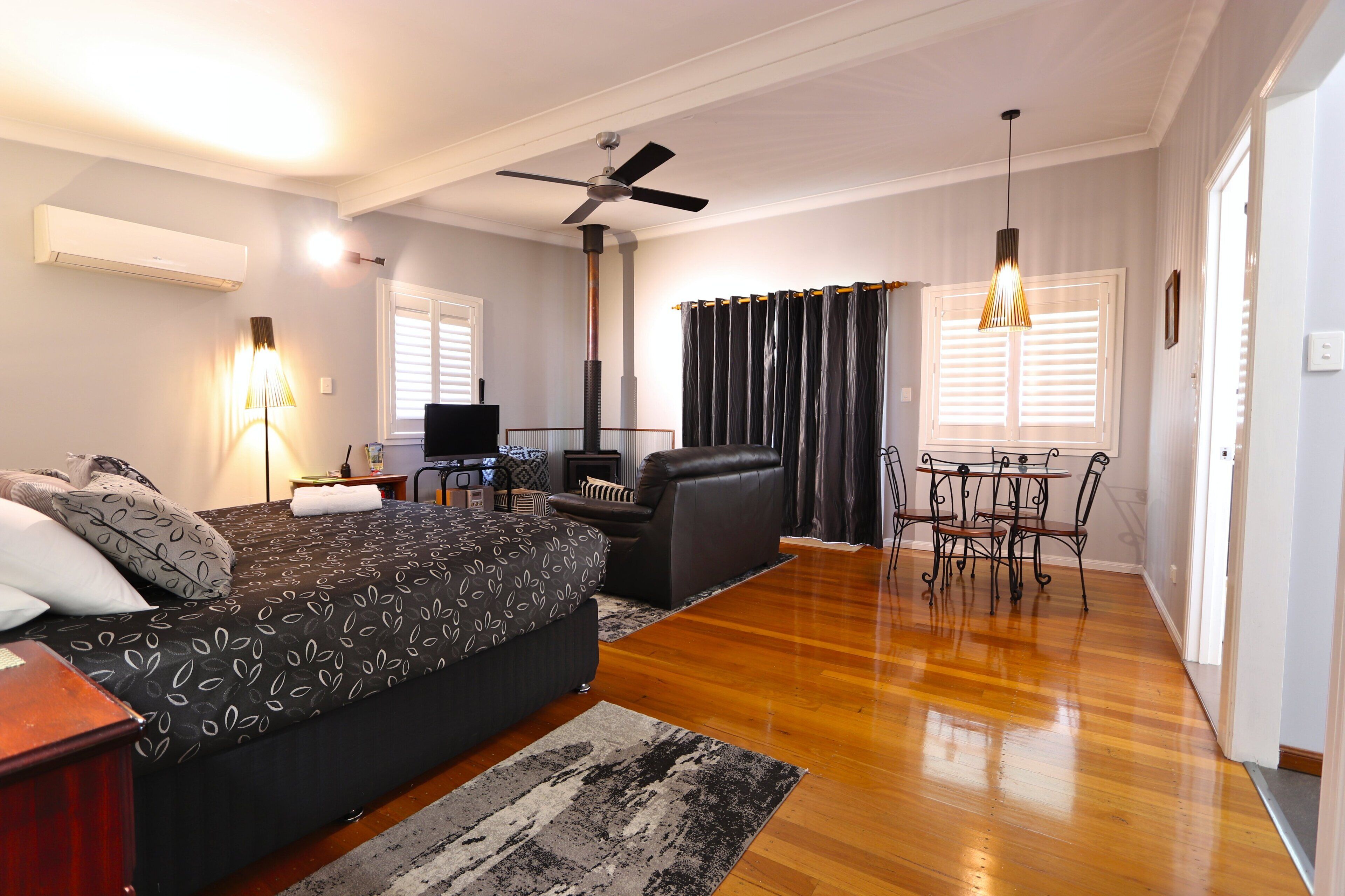 Couples Retreat Bluegum - Deluxe Studio With Breathtaking Views