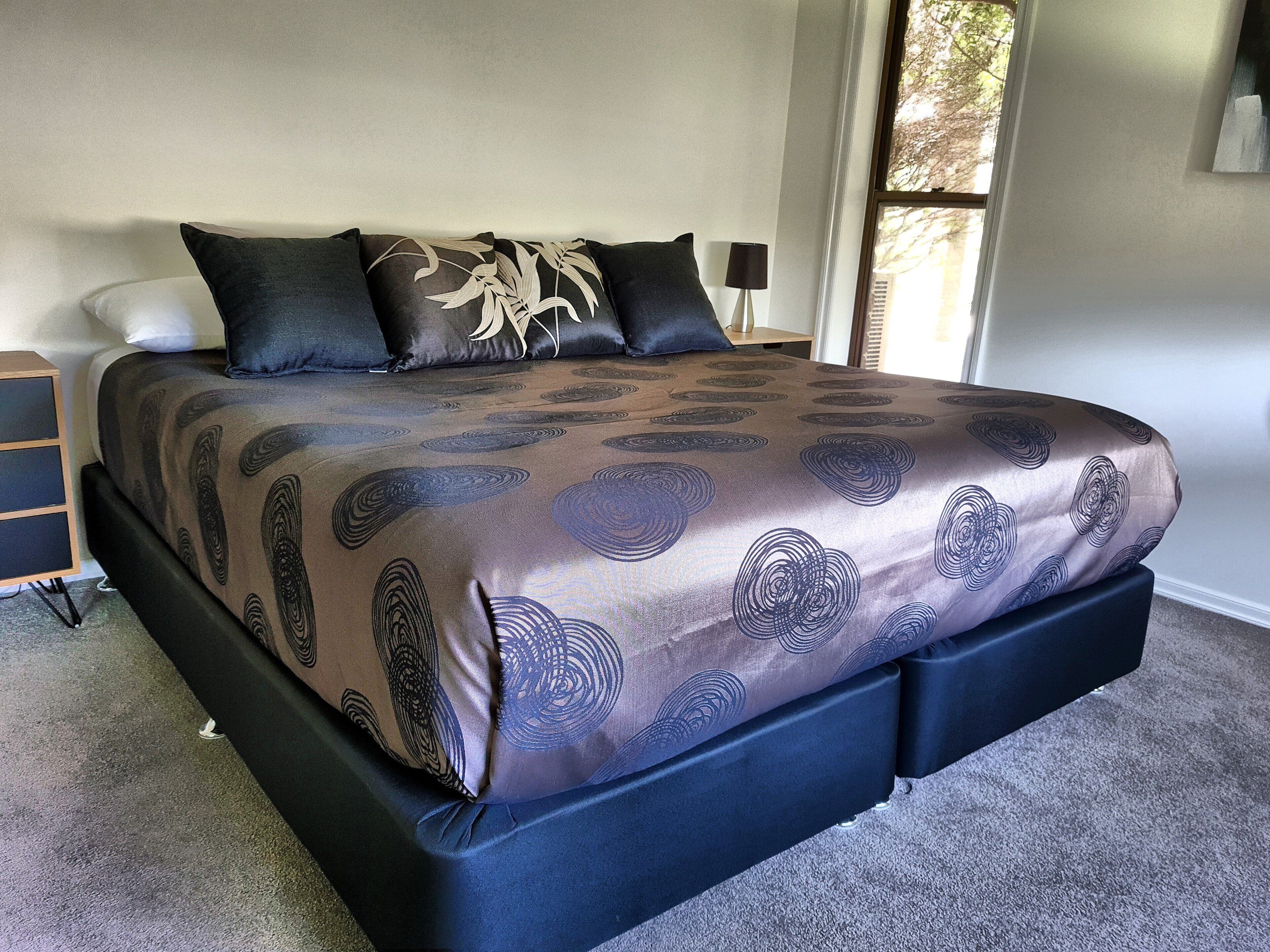 Large and Modern Style Chalet Perfect for Small Groups and Gatherings