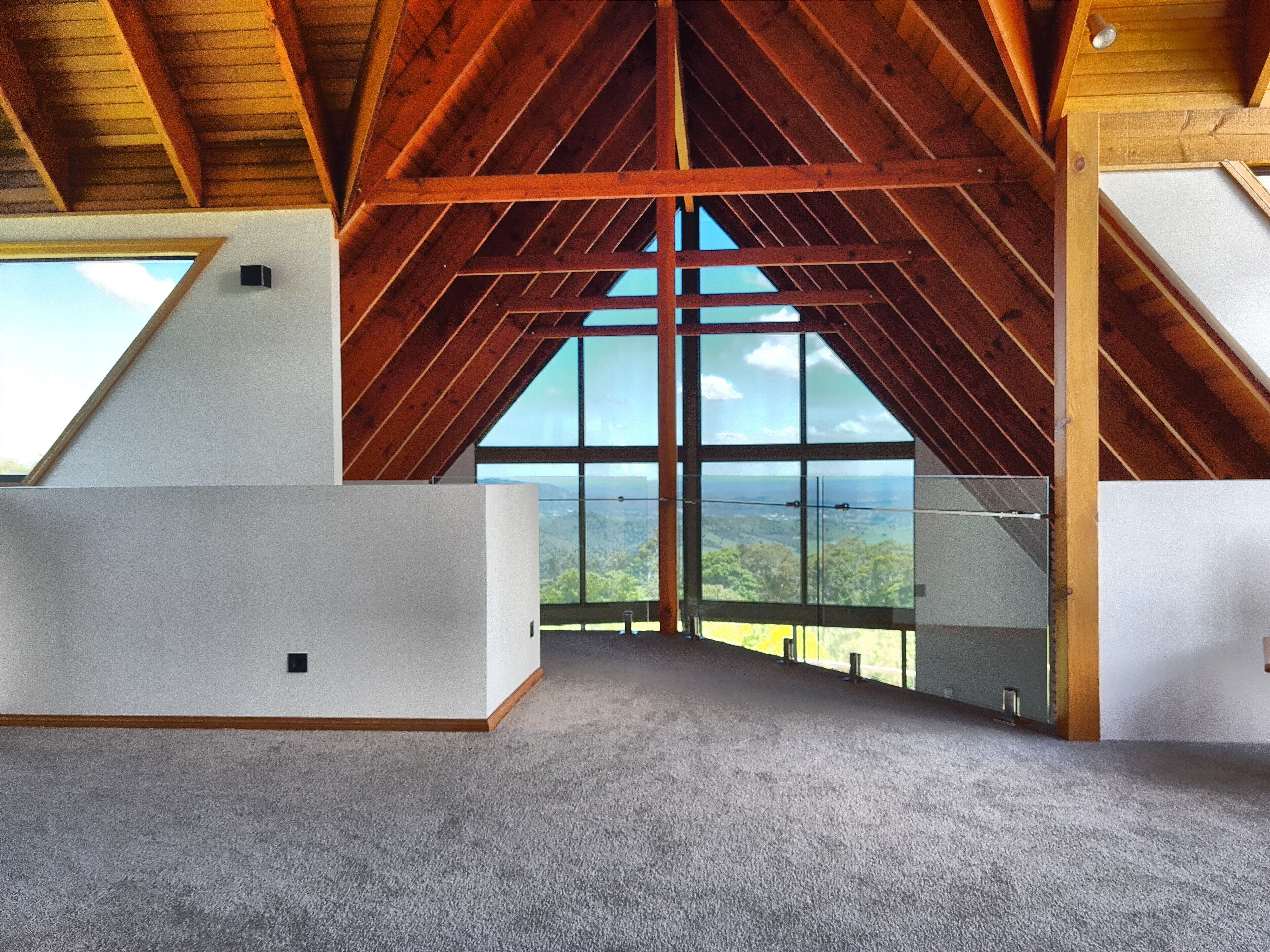 Large and Modern Style Chalet Perfect for Small Groups and Gatherings