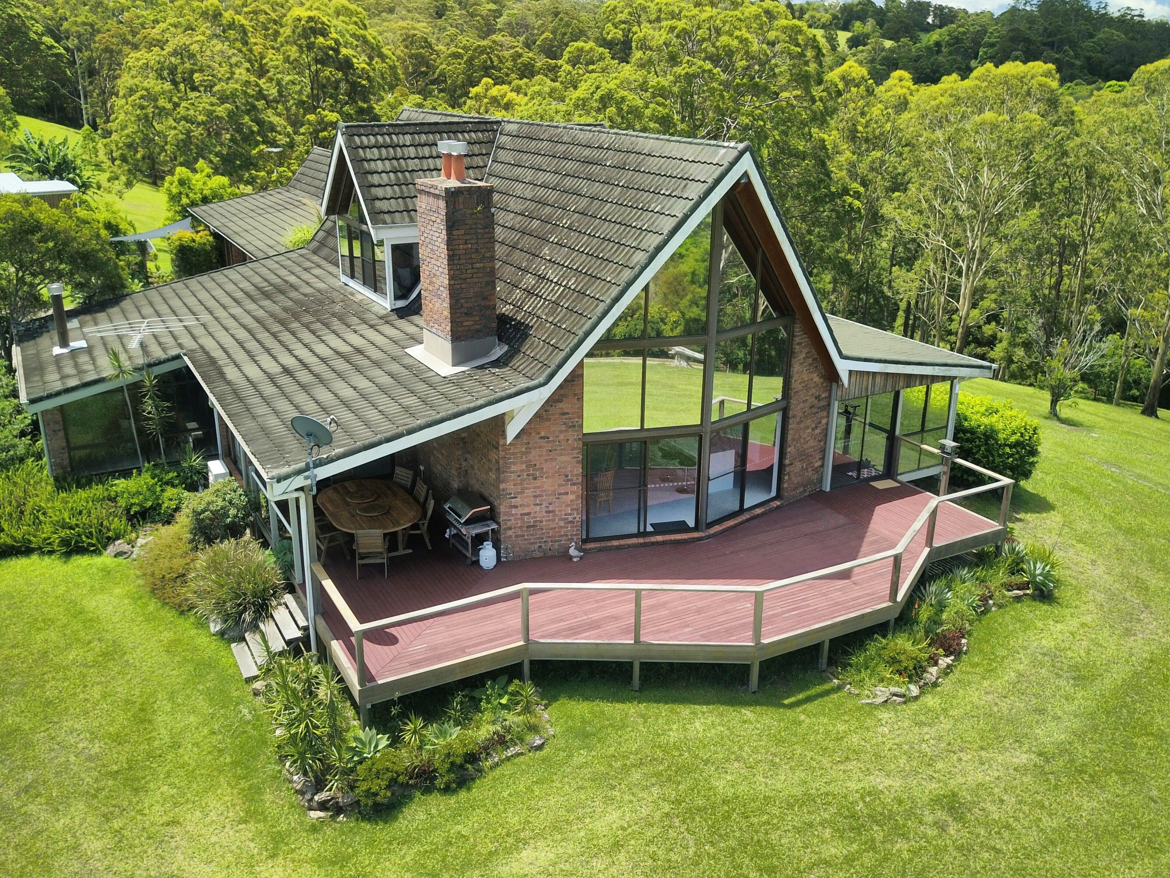 Large and Modern Style Chalet Perfect for Small Groups and Gatherings