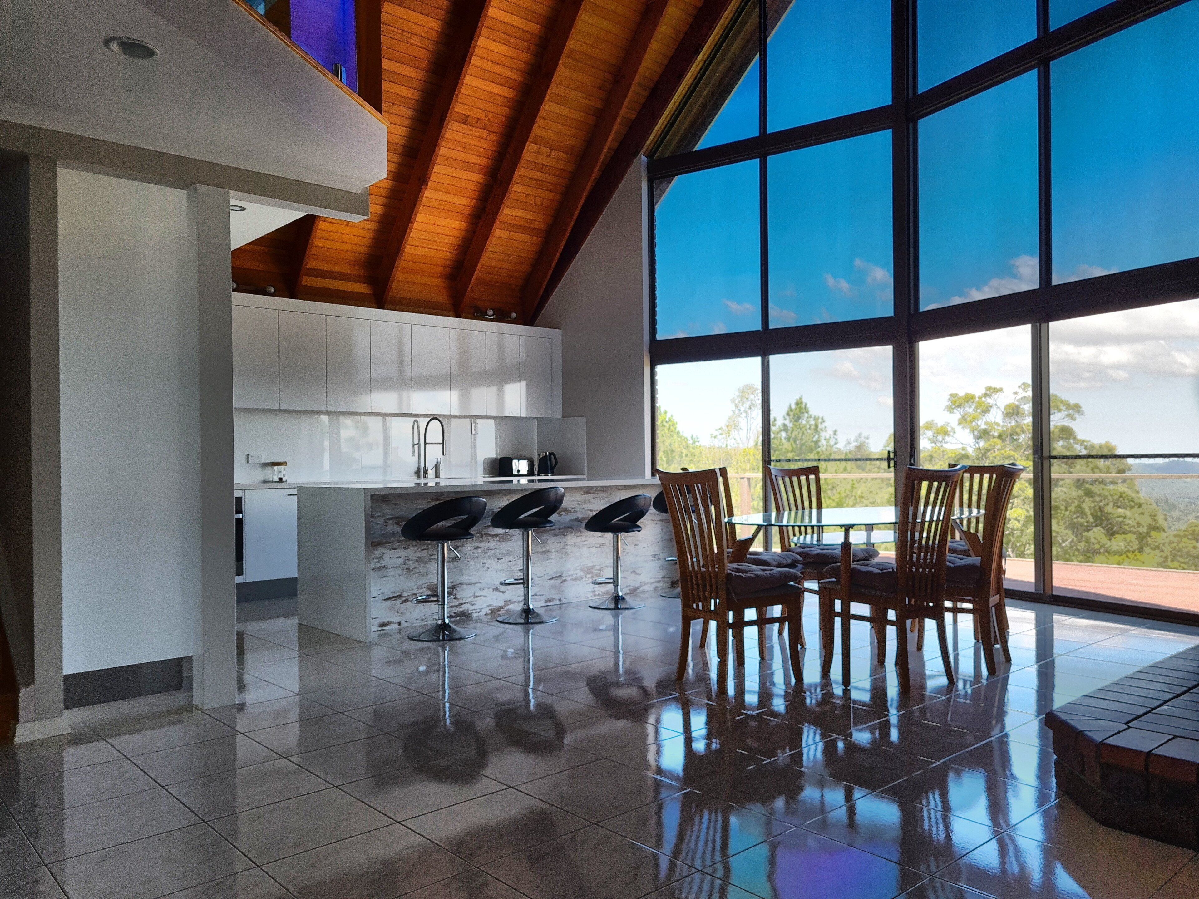 Large and Modern Style Chalet Perfect for Small Groups and Gatherings